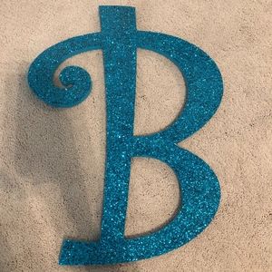 "B" wall glitter decor